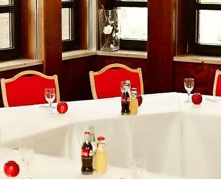 Leine Hotel 