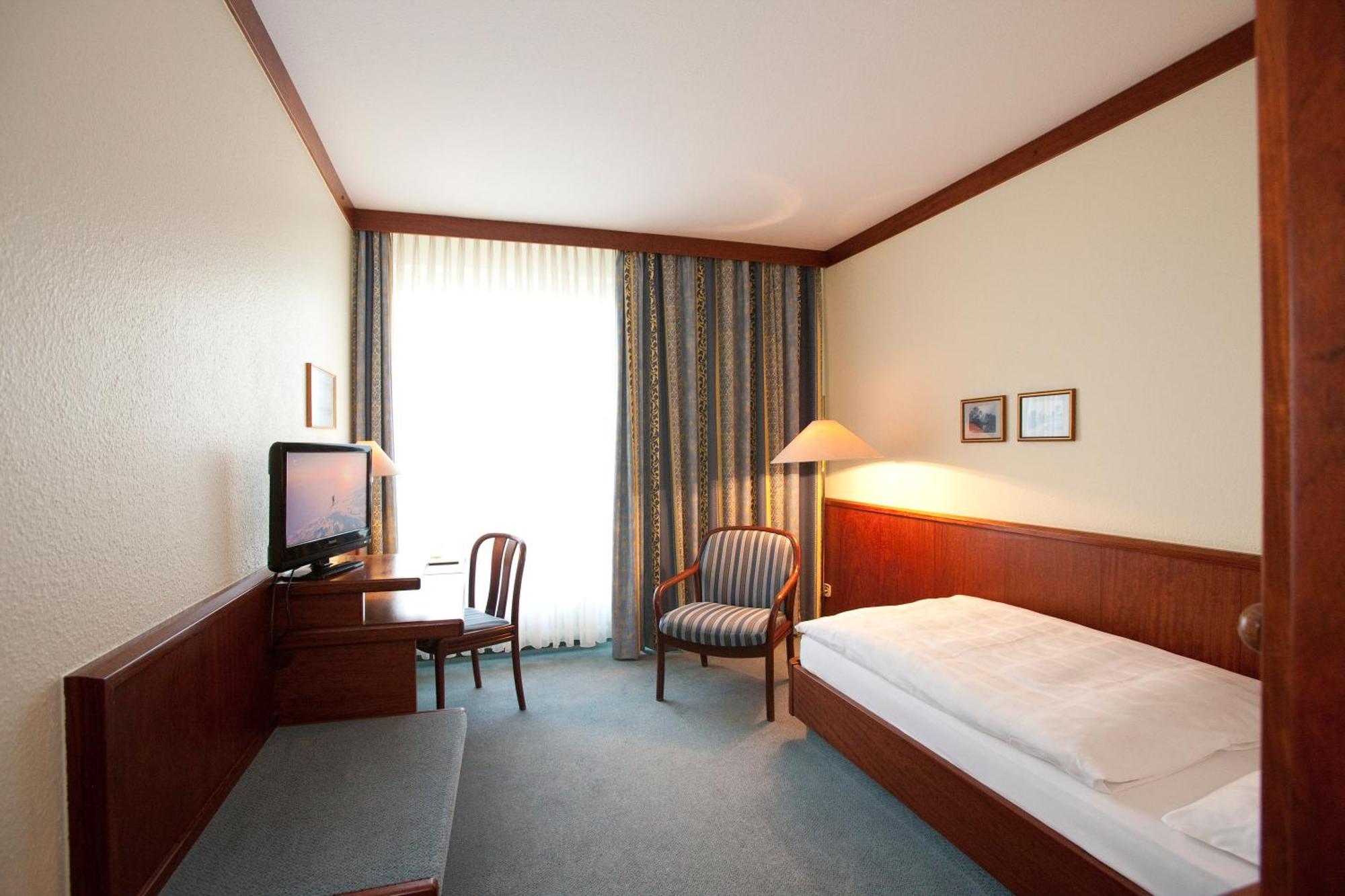 Hotel Leine 4*